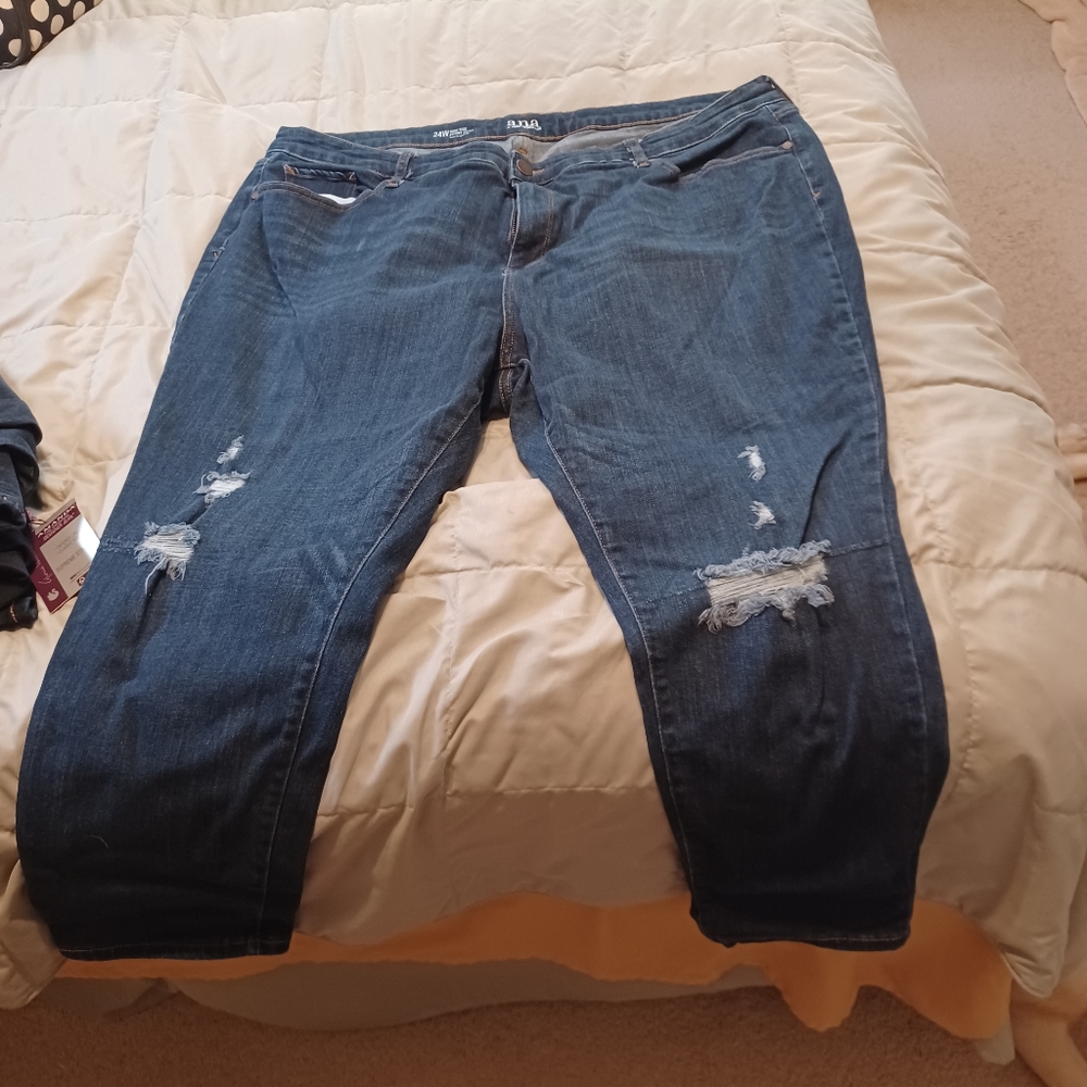 a.n.a distressed ankle jeans size 24.